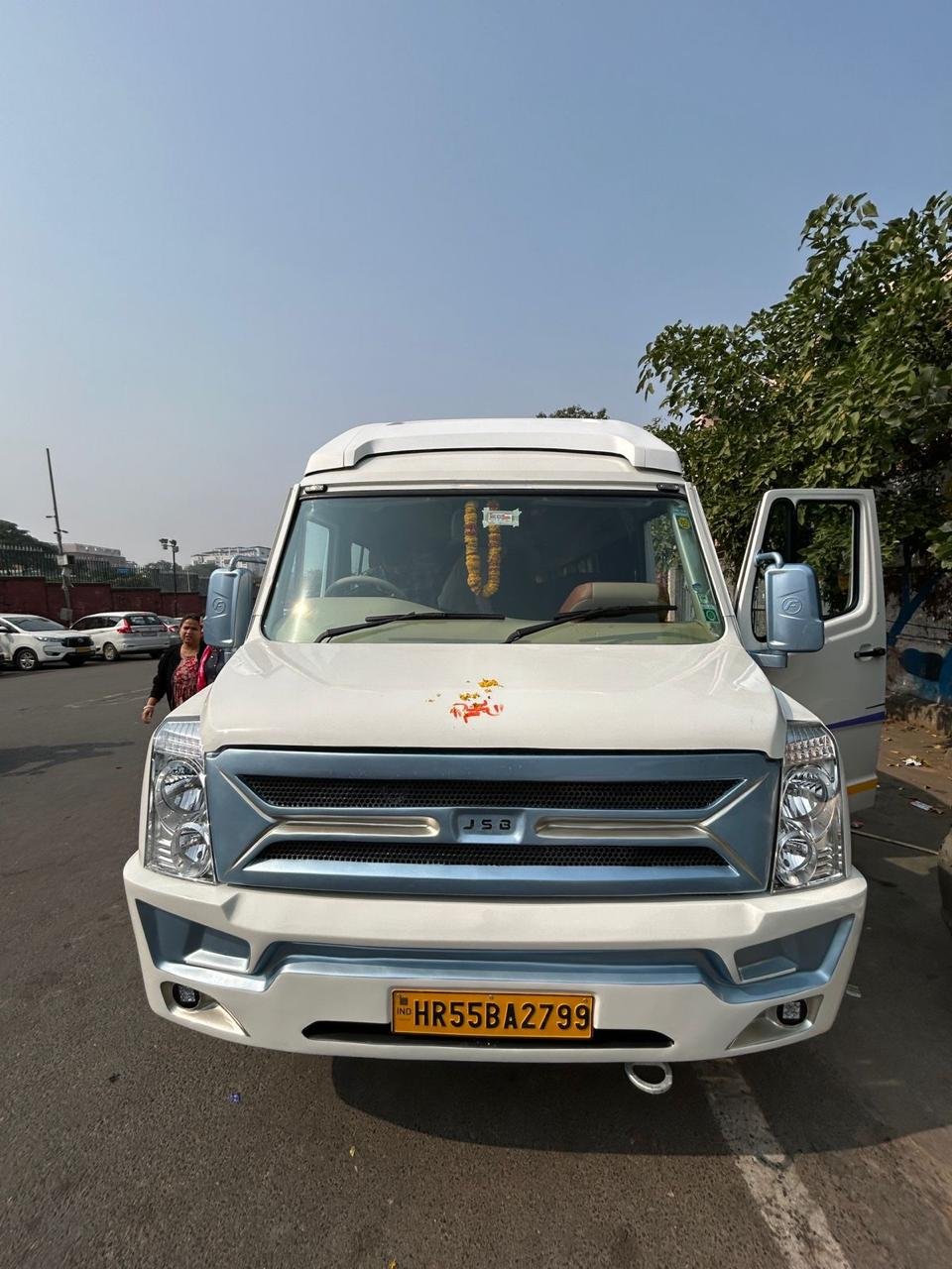 Force Traveller exterior