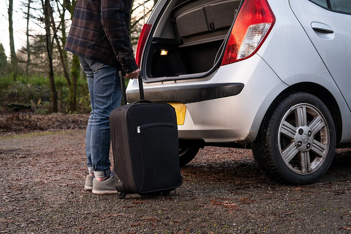 Heavy Luggage Compartment for Check-In Suitcases