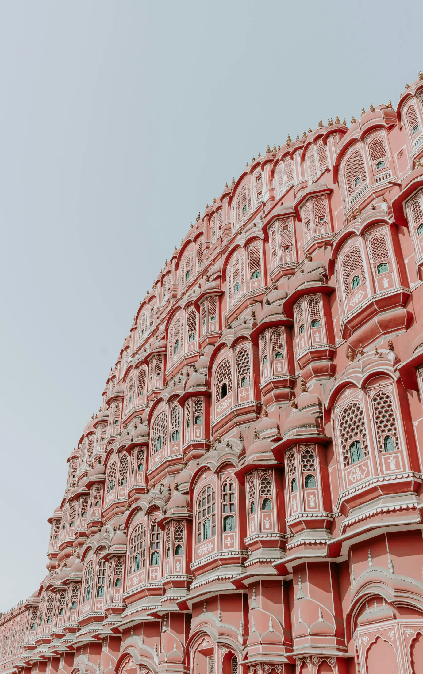 The pink windows of Hawa Mahal in Jaipur