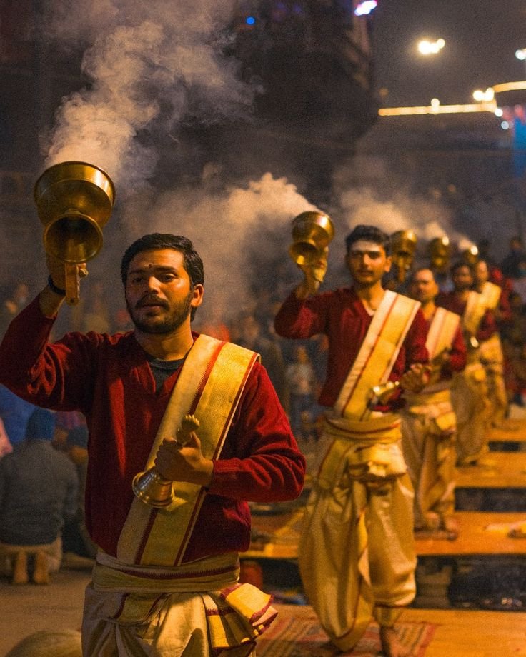 Evening Ganga Aarti ceremony in Varanasi