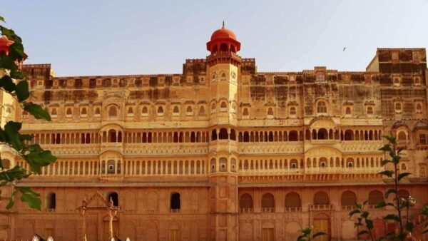 hire car taxi tempo traveller with driver in Bikaner 12 1